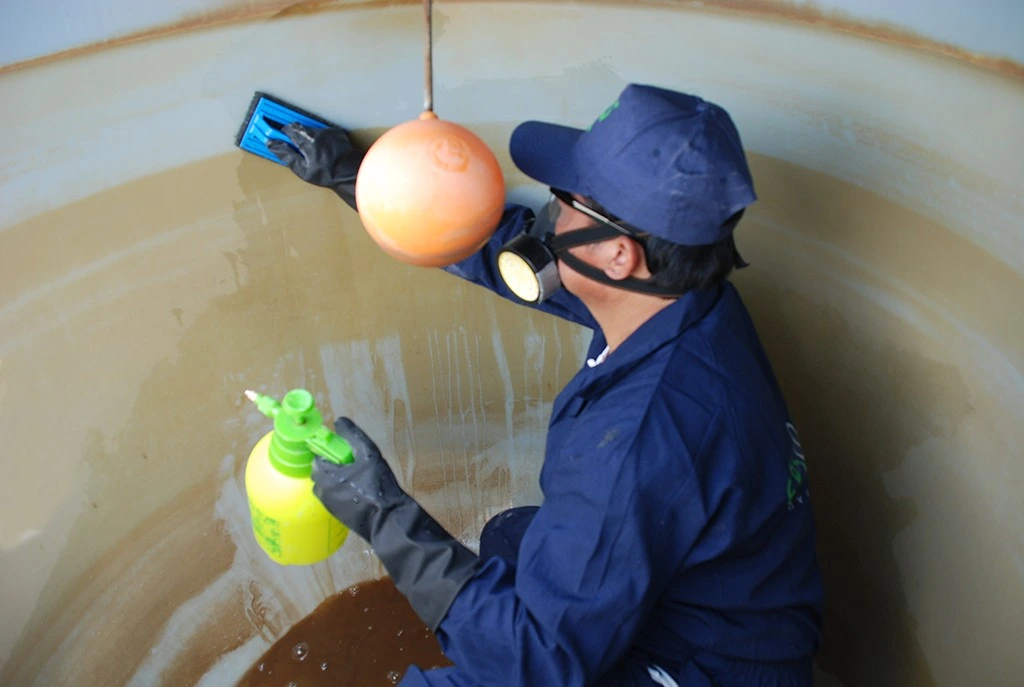 Tank Cleaning Icon